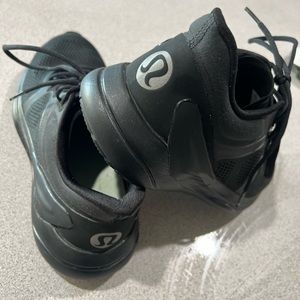 Lululemon blissful black running shoes size 8.5